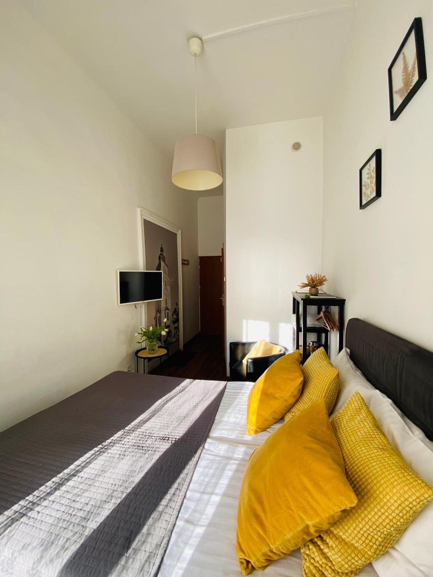 Krakow Apartments & Rooms Екстериор снимка
