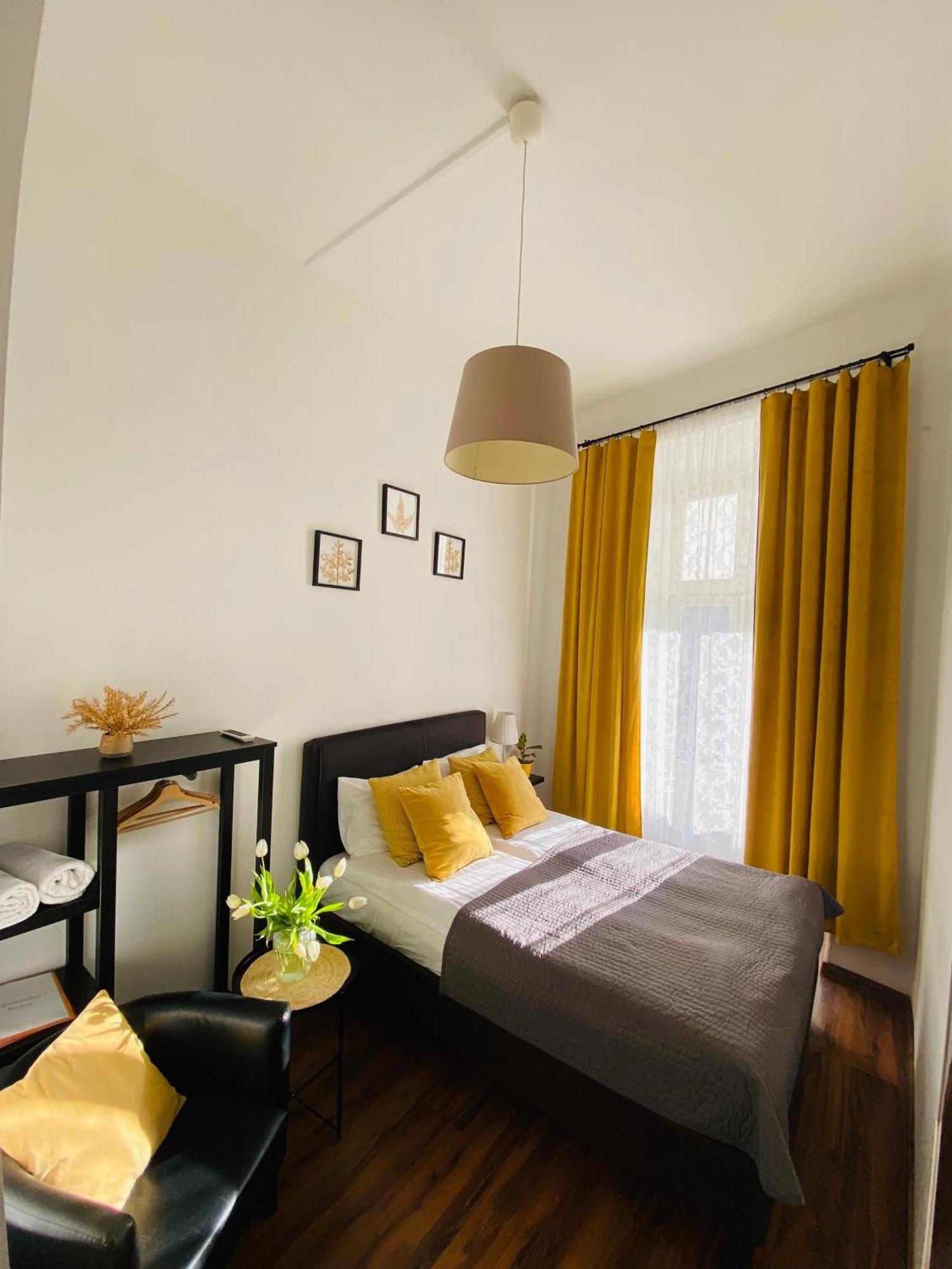 Krakow Apartments & Rooms Екстериор снимка
